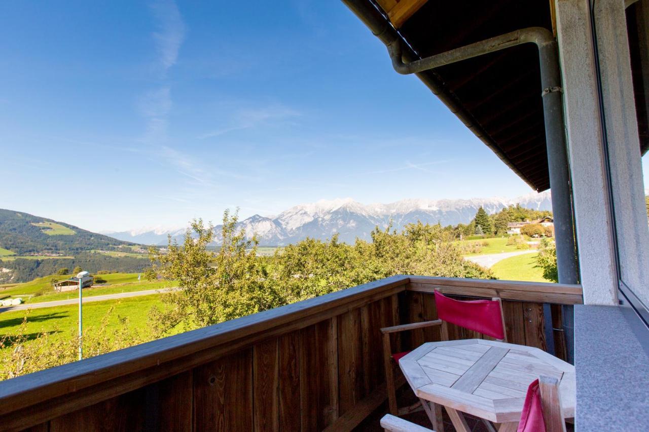 Apartment Wiesenhof - Natur & Weitblick Ueber Innsbruck - Ladestation Fuer Elektroautos Exterior photo